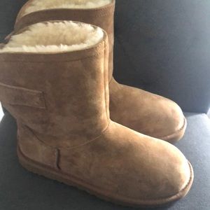 Ladies Uggs Tan